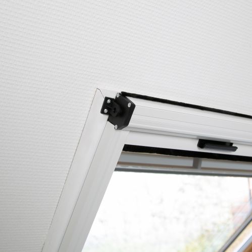Moustiquaire enroulable en alu pour fenêtre de toit